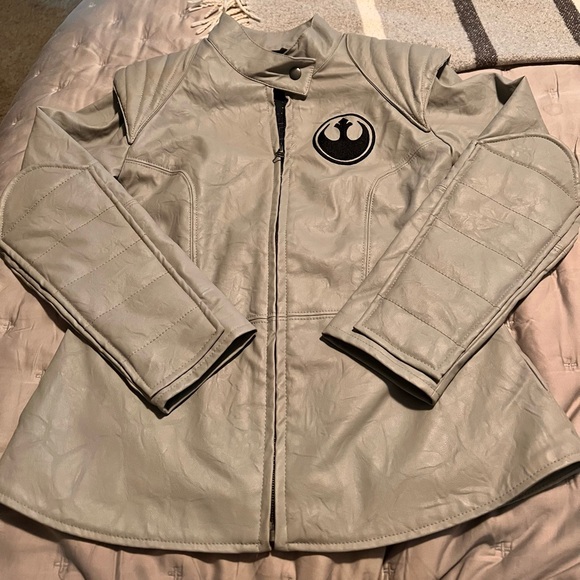 Disney Store STAR WARS Rebel Alliance Gray Faux Leather Jacket Youth sz 9/10 - Picture 1 of 5